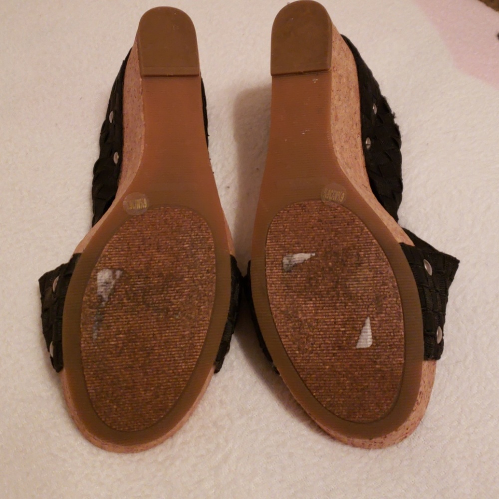 Shoes - Picture 3 of 4